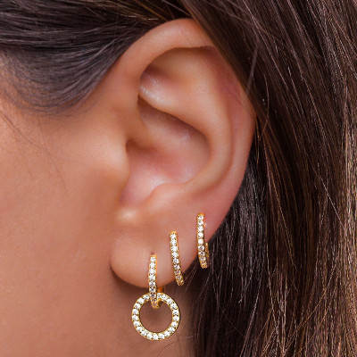 GOLD HOOP EARRINGS STYLE | GUIDE                                                                                                                        